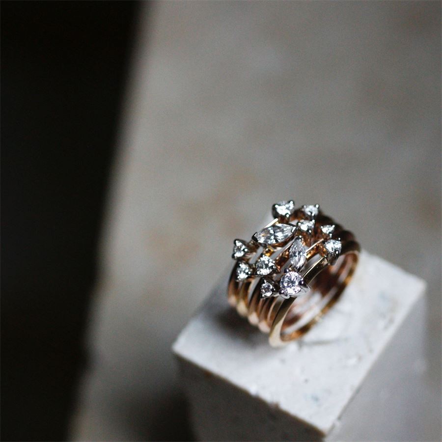 Anello 'Balance' oro rosa con due diamanti BALANCE | AN 9R2TO CT.0,08+0,03